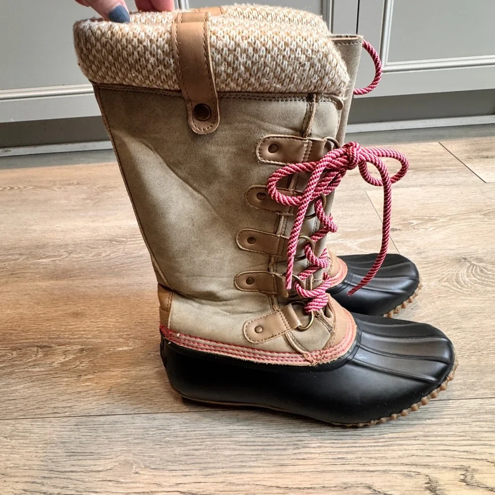 Esprit‎ Belinda Tan Knit Cuff Duck Boots Red Laces Winter Warm Size 7.5